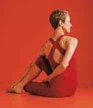 merawat tulang belakang - yoga twist